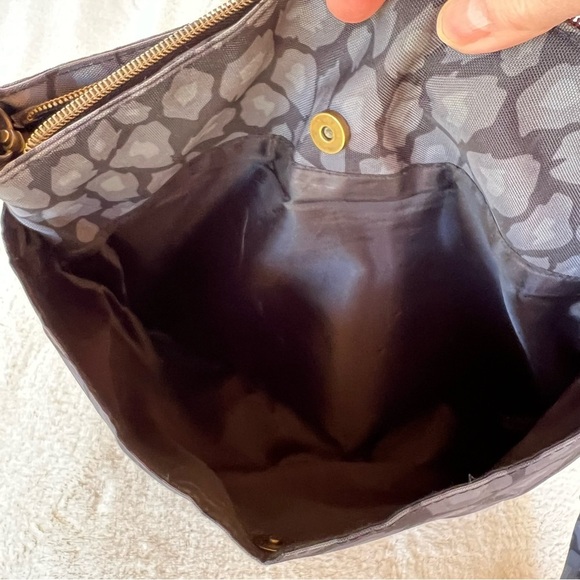 Travelon Gray Leopard Print Crossbody Bag Purse Anti Theft RFID Blocking Travel - Picture 9 of 10